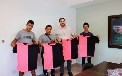 Entregamos camisetas a los clubes: Deportivo Alfa y Goias fútbol 8