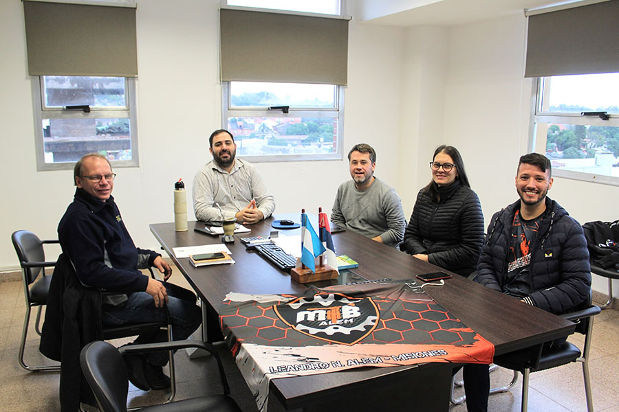 Reunión con el equipo de M.T.B.