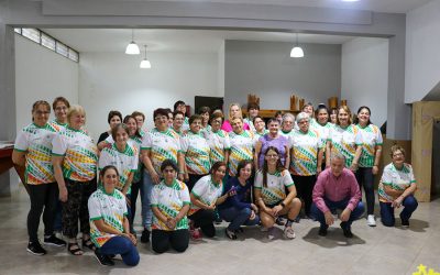 Entrega de camisetas a adultos mayores – «Actividades Físico-Recreativas»