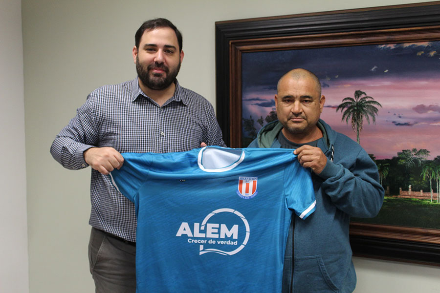 Entregamos camisetas al Club Argentinos