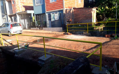 Colocación de barrales sobre el puente de Libertad y Saavedra