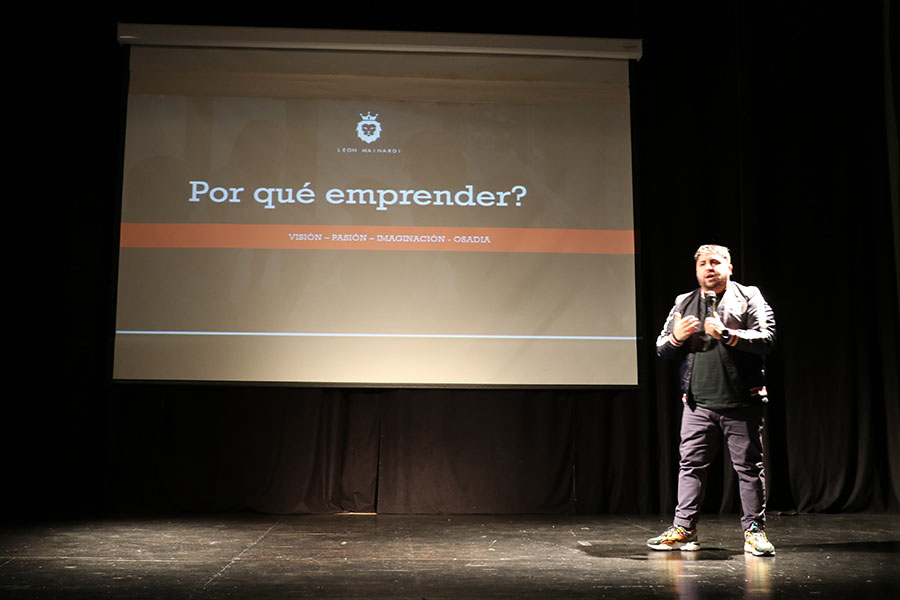 Emprende con Éxito – Conferencia Motivacional