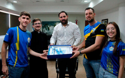 Entrega de Banderas de Ceremonias al Ballet Ucraniano «Troianda»