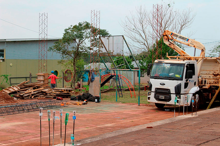 Recorrida de Obras en la Escuela Nº 832