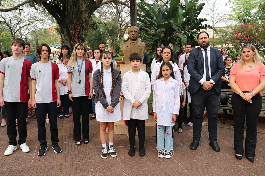Acto en conmemoración al Día del Docente