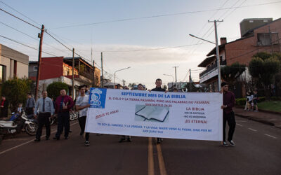 Caminata por el mes de la Biblia