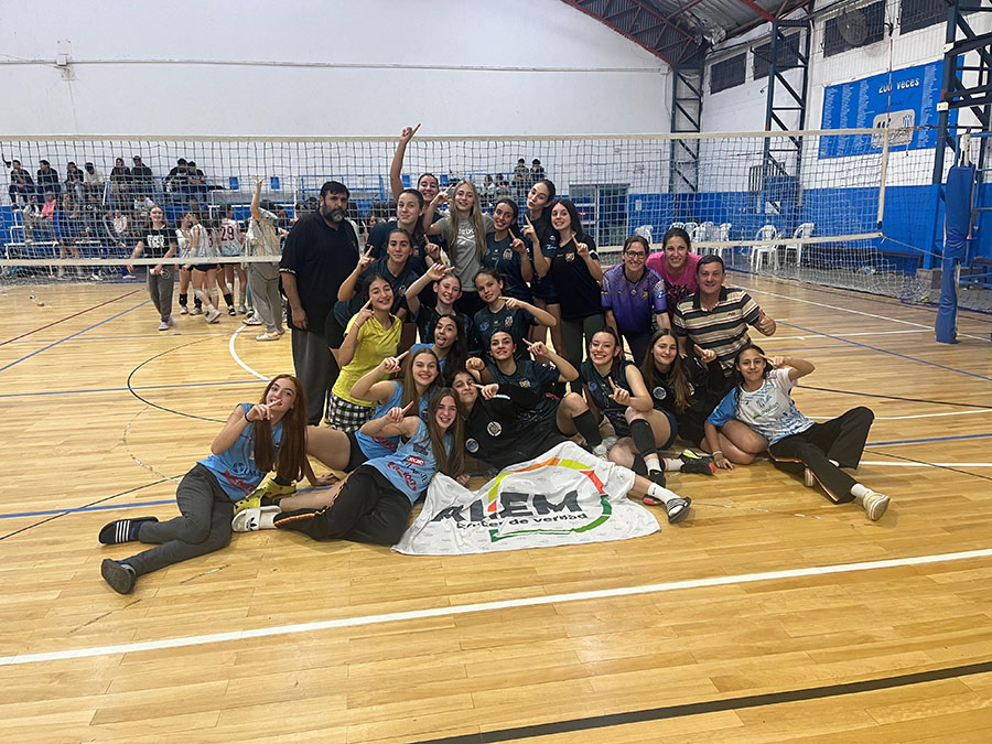 Representantes de Alem campeonas del Tornero Internacional Carolina Costagrande