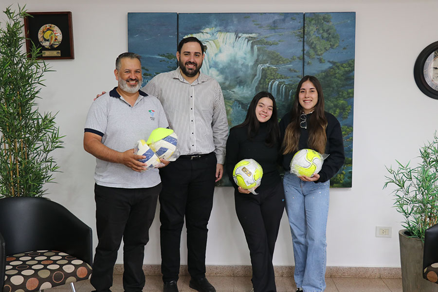 Entrega de elementos deportivo para el ITEC
