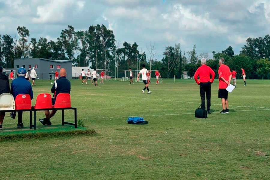 Promesas del Club Iguazú avanzan en pruebas con Independiente hacia su sueño profesional