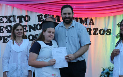Acto de Egresados de la Escuela Nº 883