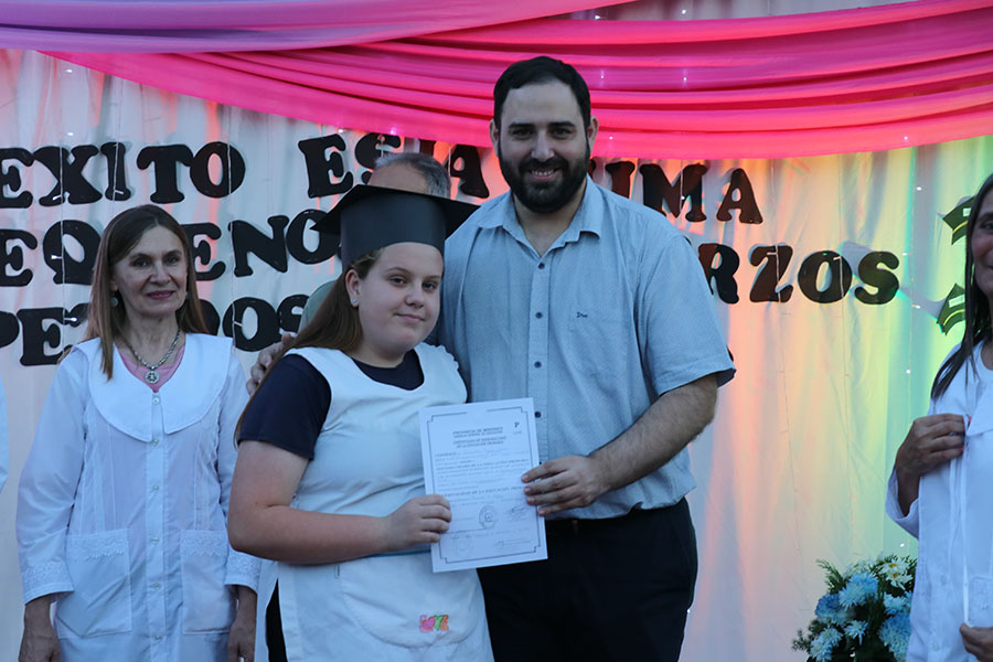 Acto de Egresados de la Escuela Nº 883