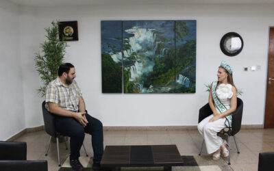Apoyo Local: El Intendente recibe a la Representante de Miss Earth Argentina Water