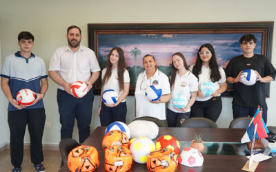 El ISES recibe equipamiento deportivo tras ganar la Estudiantina 2024