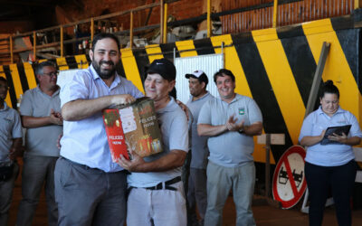 Entrega de las cajas navideñas al personal municipal