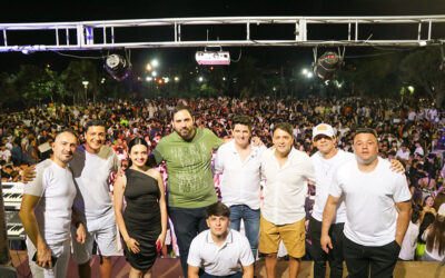 Recibimos el Año Nuevo 2025 en familia en la Plaza del Bicentenario