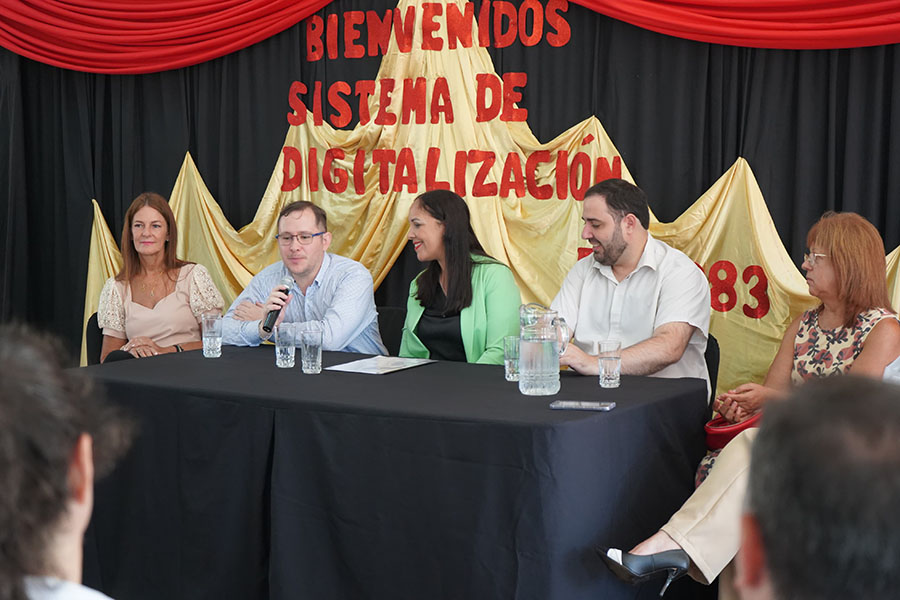Escuela N°883, pionera en la digitalización del control de asistencia