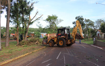 Luego de la tormenta, seguimos trabajando en la limpieza de nuestra ciudad.