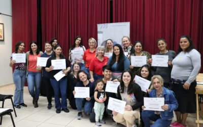 Curso de manicura en el marco del Programa Potenciar Misiones
