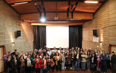 Entrega de carnet a feriantes, artesanos y emprendedores de Alem