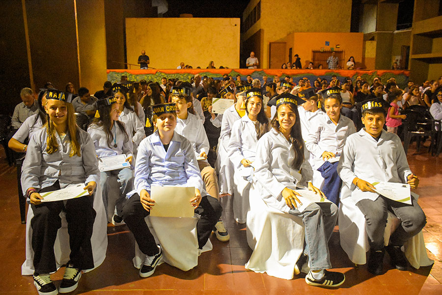 Acompañamos el acto de egresados de la Escuela Normal Superior Nº 1 – Nivel Primario