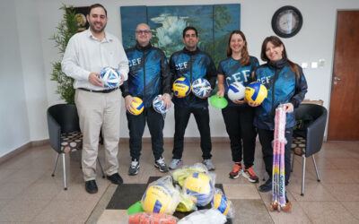 Entregamos equipamiento deportivo al CEF Nº 4