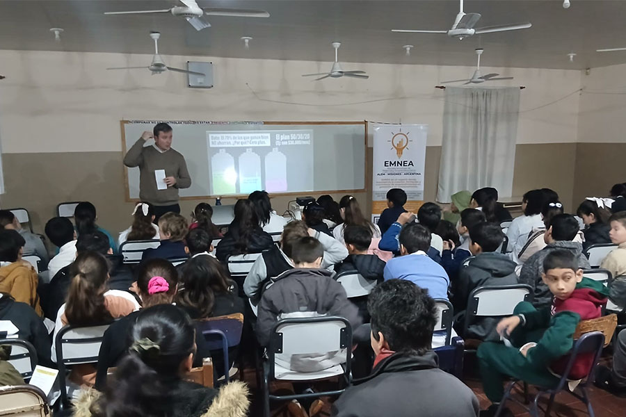 Capacitamos a estudiantes de la Escuela N.° 83 en educación financiera