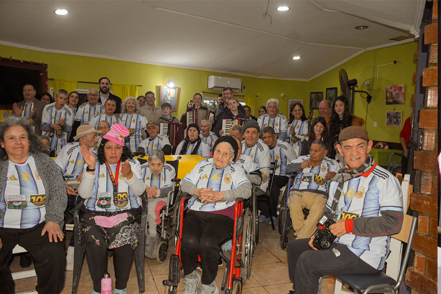 Compartimos una tarde especial con los residentes del Hogar de Adultos Mayores Carmelina