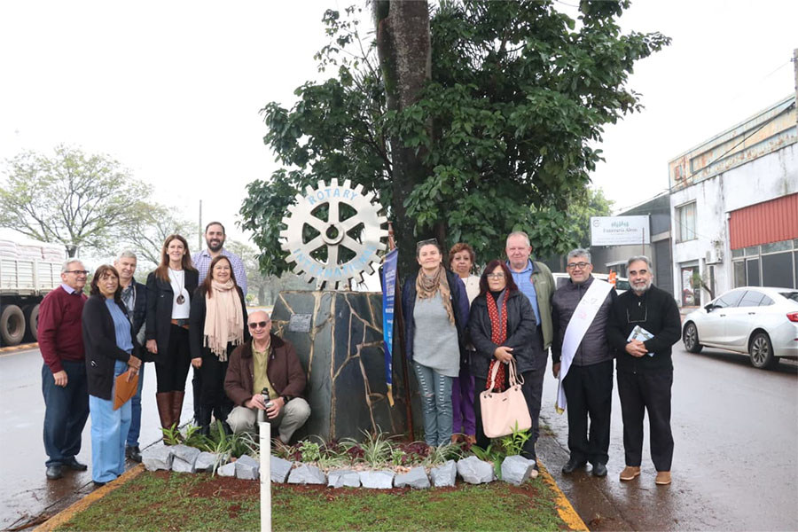Un homenaje a los 80 años de trabajo solidario del Rotary Club Alem