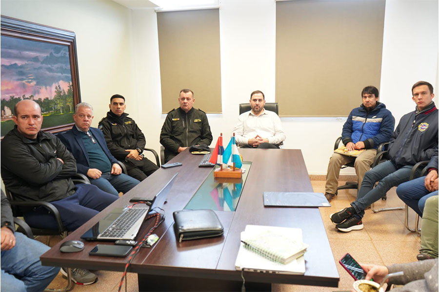 Reunión de la Junta Municipal de Defensa Civil para planificar acciones preventivas ante el fenómeno de El Niño