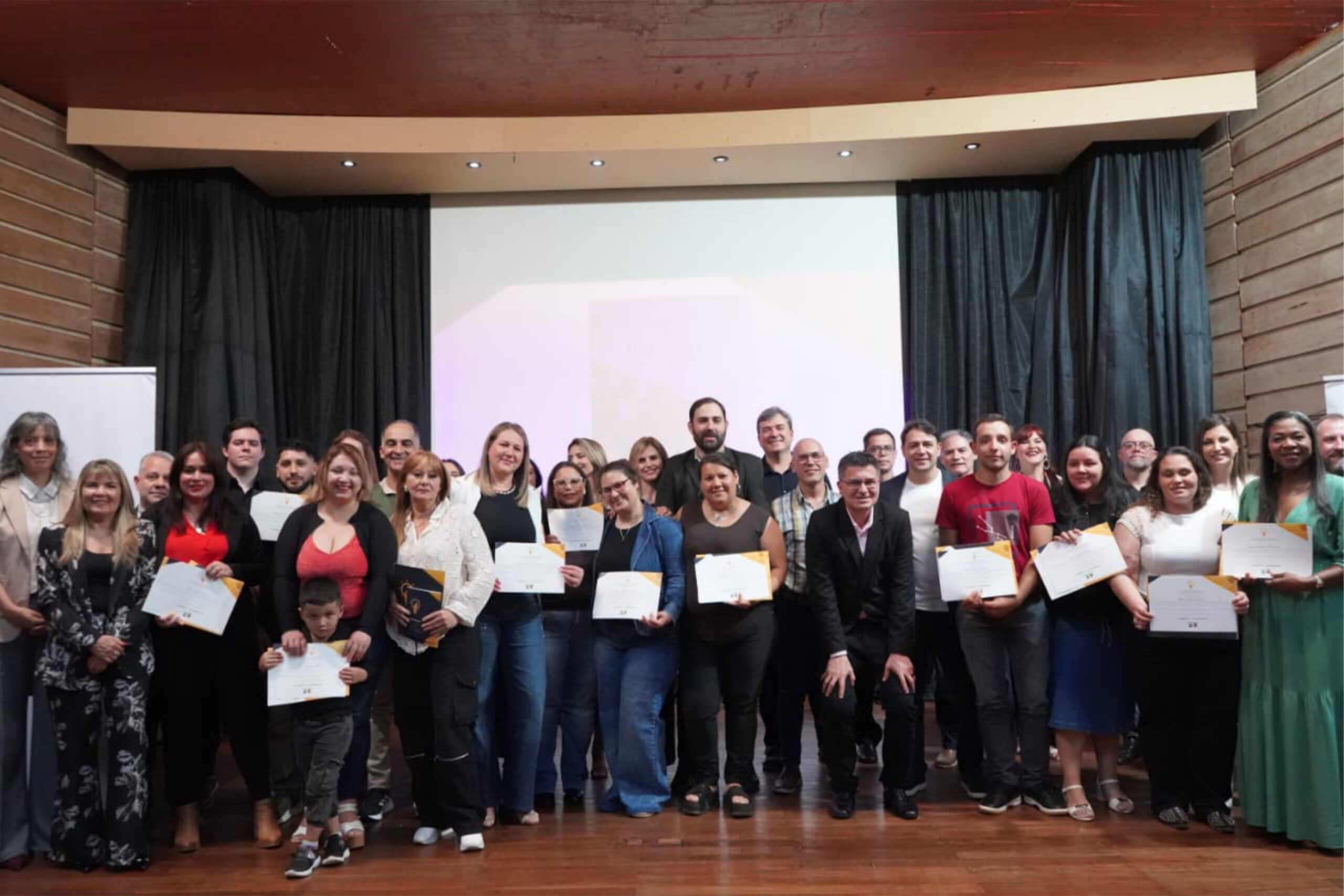 Cerramos una nueva cohorte de la Escuela Municipal de Negocios y Emprendedurismo (EMNEA)