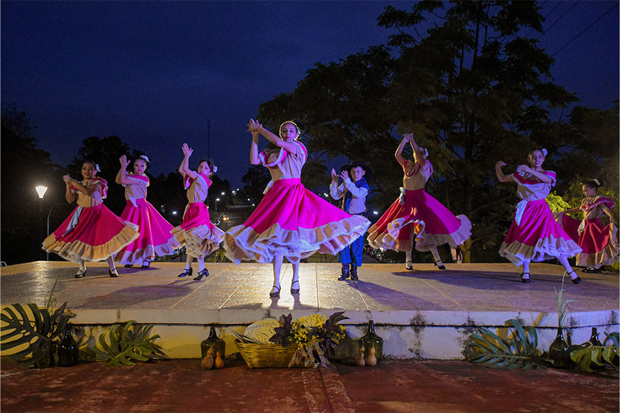 El Ballet Folklórico Añoranza presentó la obra “En la Frontera”